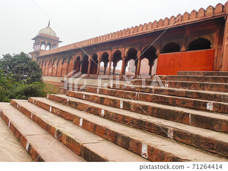 Humayun's tomb in Delhi, India Humayun's tomb in Delhi, India 71264414