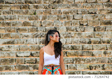 chichen itza, girl, female 71264742
