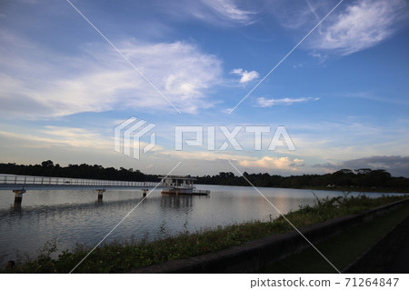 Reservoir at sunset 71264847
