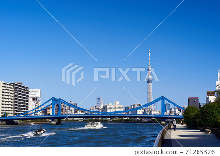 Kiyosu Bridge over the Sumida River and Tokyo Sky Tree 71265326