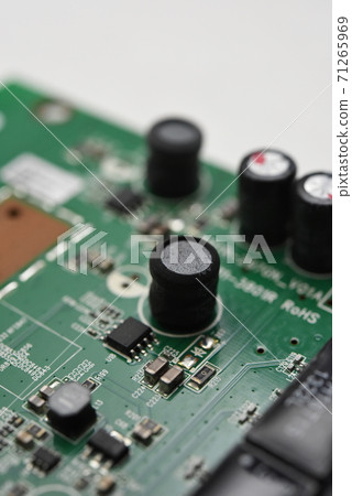 Electronic circuit close-up 71265969