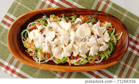 Chicken shabu-shabu salad Chicken shabu-shabu salad 71266356