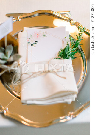 Wedding menu card 71273806