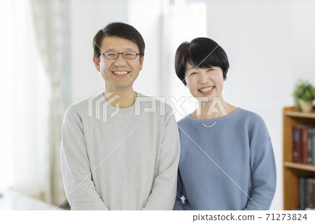 A smiling senior couple 71273824