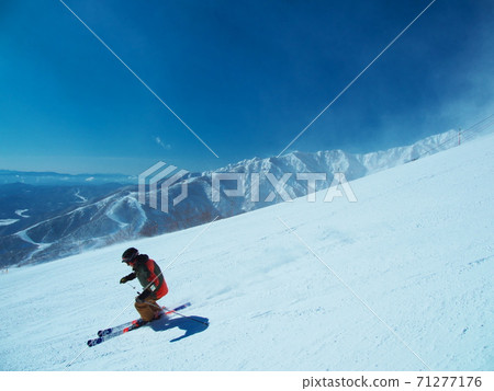 白馬八方尾根滑雪場,可欣賞暴風雪和煙熏平間坡的遠處山脊 白馬八方尾根滑雪場,可欣賞暴風雪和煙熏平間坡的遠處山脊 71277176