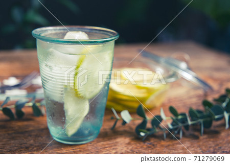 蜂蜜檸檬德舒瓦蘇瓦碳酸檸檬水 蜂蜜檸檬德舒瓦蘇瓦碳酸檸檬水 71279069