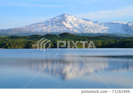 從大谷池看到的托里米山 從大谷池看到的托里米山 71282409