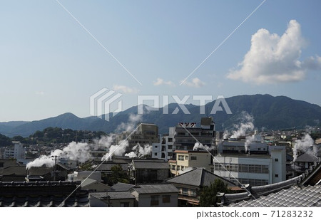 鐵和溫泉的煙景 71283232