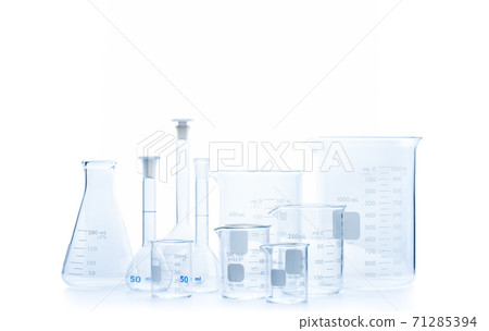 Realistic Glass Laboratory Equipment Set. Flasks and measuring beaker for science experiment in laboratory 71285394