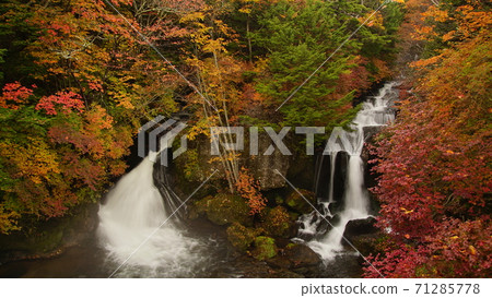 Ryuzu Falls Waterfall 71285778