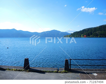 Lake Ashi and Mt. Fuji as seen from Motohakone Port Lake Ashi and Mt. Fuji as seen from Motohakone Port 71287494