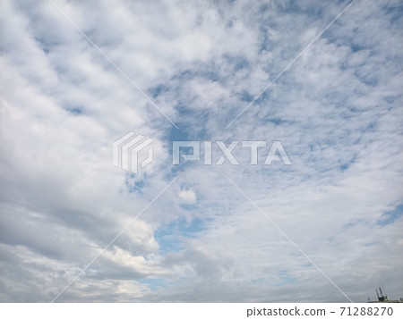 autumn sky  71288270