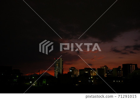 Black clouds and the sunset of Hachioji Black clouds and the sunset of Hachioji 71291015