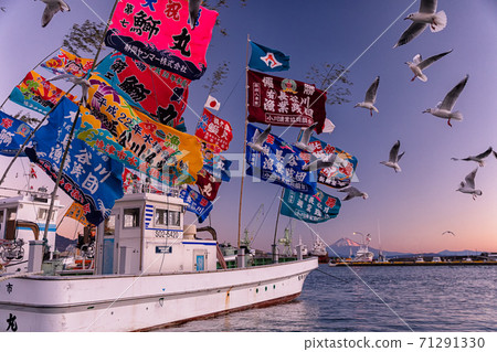 一隻富士，兩隻海鷗，三隻主要釣魚旗 71291330