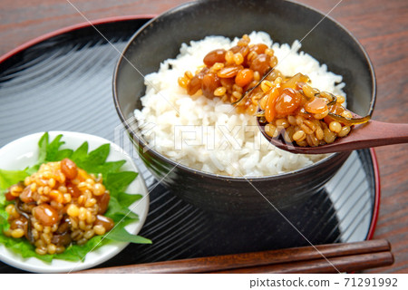 麻生的當地食品，醬油和米飯 71291992