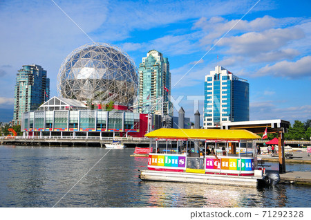 Vancouver harbor landscape 71292328