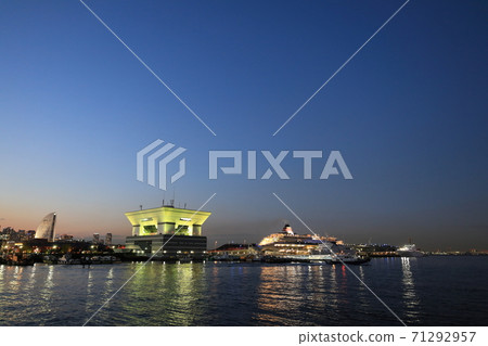 Night view of Yokohama Port and Osanbashi Night view of Yokohama Port and Osanbashi 71292957