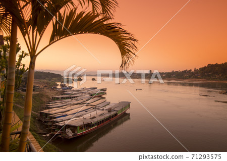 LAO HUAY XAY MEKONG RIVER 71293575
