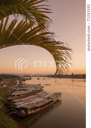 LAO HUAY XAY MEKONG RIVER LAO HUAY XAY MEKONG RIVER 71293585