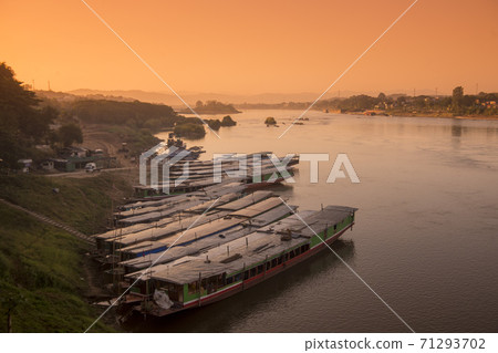 LAO HUAY XAY MEKONG RIVER LAO HUAY XAY MEKONG RIVER 71293702