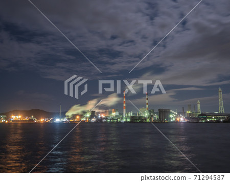 [Sakaide City] Factory night view 71294587