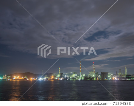 [Sakaide City] Factory night view 71294588