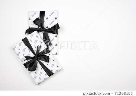 X-mas gift box on white 71298195