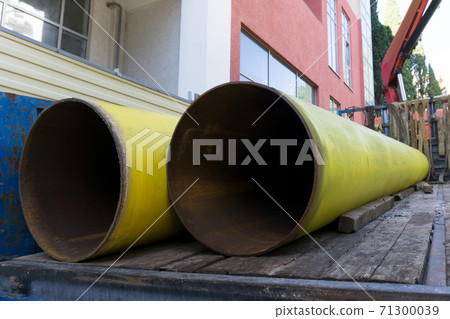 New pipes to replace the heating main. New pipes to replace the heating main. 71300039