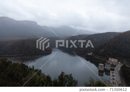 Dam of Sau reservoir, Spain Dam of Sau reservoir, Spain 71300612