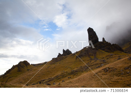 The old man of storr, Skye, Scotland, UK 71300834