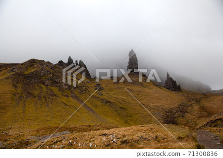 The old man of storr, Skye, Scotland, UK 71300836