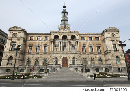 Bilbao City Hall 71301303