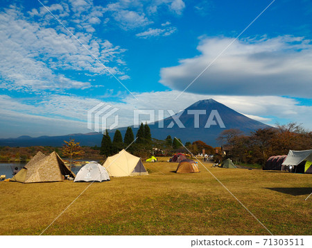 Campsite at the foot of Mt. Fuji 71303511
