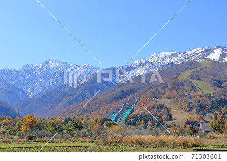 白馬山口在秋末通過 白馬山口在秋末通過 71303601