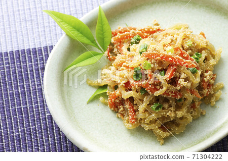 Stir-fried cod roe and thread konjac 26 71304222