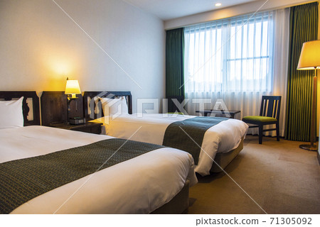 Chic twin room 71305092