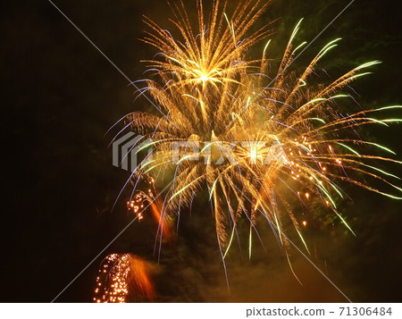 為活動的結局增色的煙花 71306484