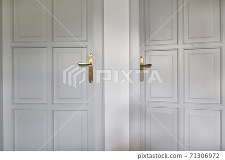 Bedroom Door Left Ajar 71306972