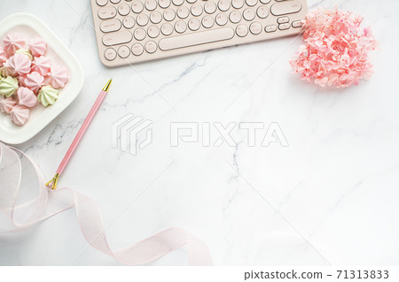 Bluetooth keyboard and pink style Bluetooth keyboard and pink style 71313833