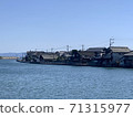 Kawatana-cho, Higashisonogi-gun, Nagasaki Prefecture, a row of houses like a boathouse built along the river 71315977