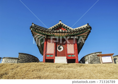 Suwon Hwaseong 71316789