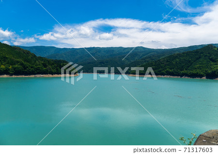 初夏的Ikawa大壩 初夏的Ikawa大壩 71317603