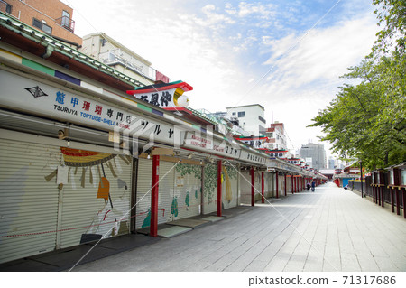 Asakusa Nakamise 71317686