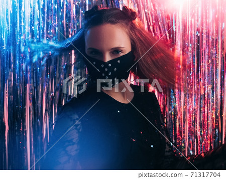 pandemic party look covid-19 fashion corporate 71317704