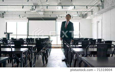 Seminar venue Men in their 50s 71319004