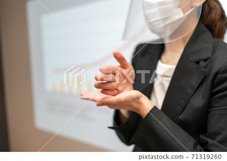 手語翻譯 71319260