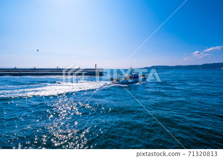 明石海峽和防波堤 71320813