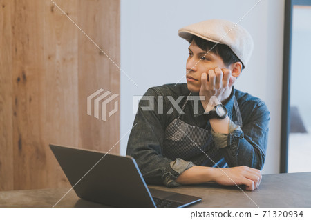 salesperson, shop assistant, gents 71320934