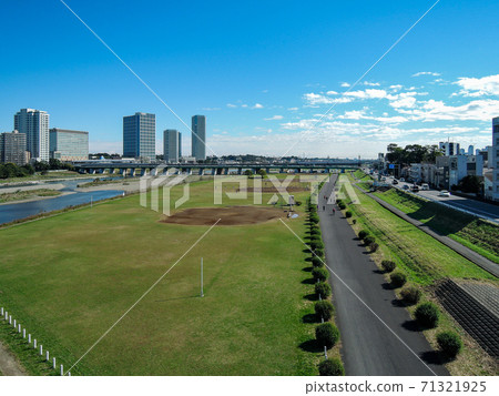 From Futago Ohashi in fine weather to Hyogojima Park on the riverbed of the Tama River From Futago Ohashi in fine weather to Hyogojima Park on the riverbed of the Tama River 71321925