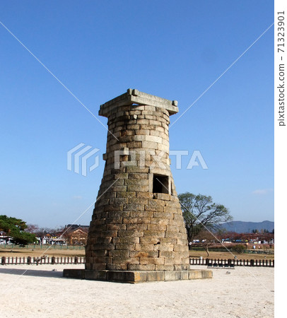 Cheomseongdae, Gyeongju, historic sites, autumn Cheomseongdae, Gyeongju, historic sites, autumn 71323901